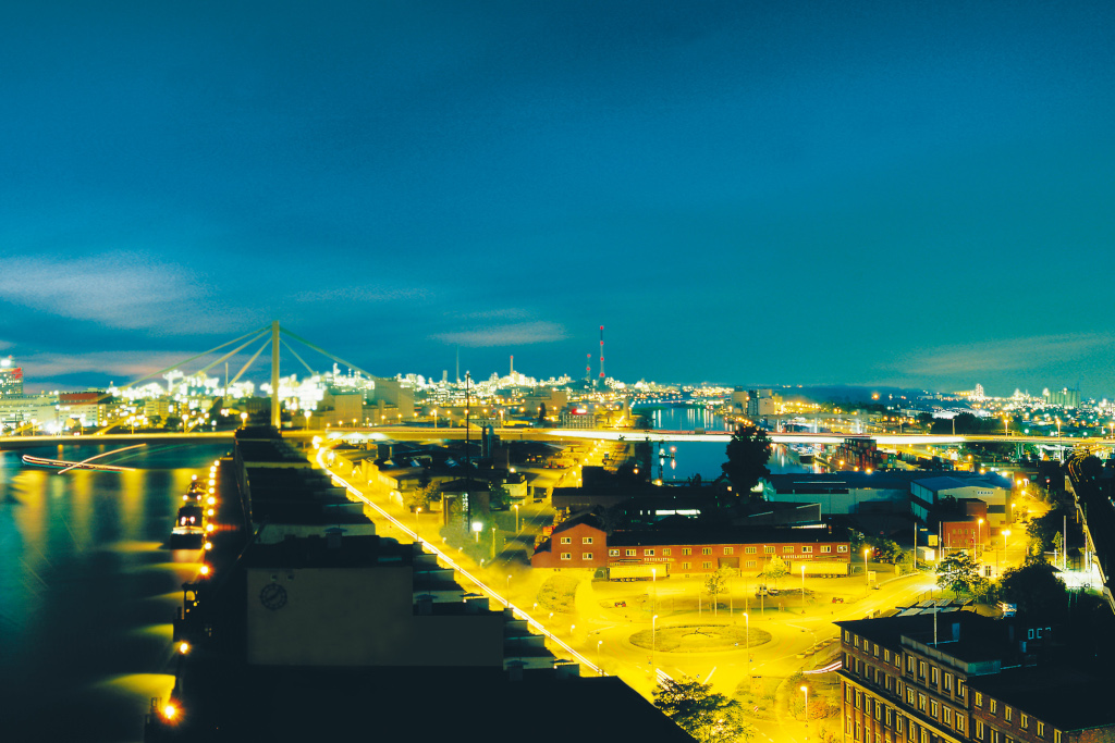 Rheinhafen Mannheim bei Nacht