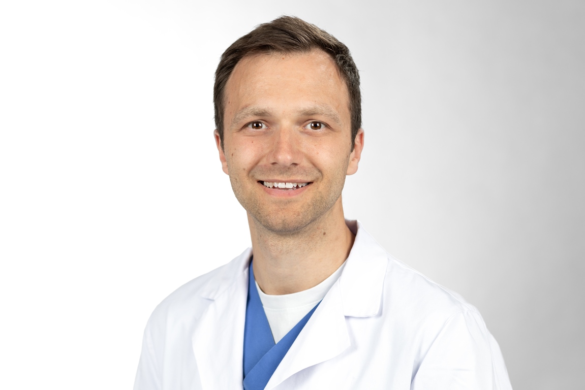 Portraitfoto Dr. Ayasse