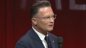 Diskussionsrunde auf Bühne