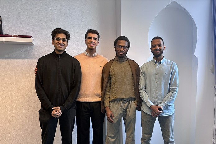 Studentischer Arbeitskreis der Muslime an der UMM. V.l.n.r: Sarjeel Mirza, Obai Abdelfattah, Rafat Esso, Muaz Mohamed-Osman.