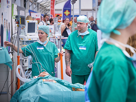 Blick in den OP: Das Team der OP- und Anästhesiepflege sorgte für spannende Einblicke. 