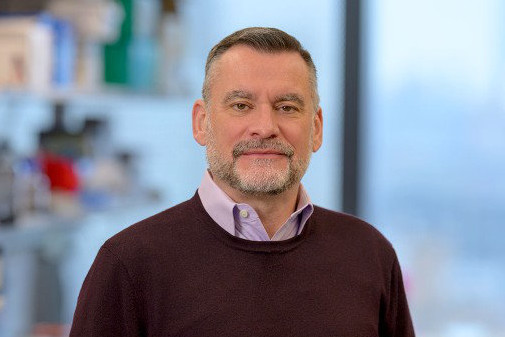 Portrait Lewis Jason