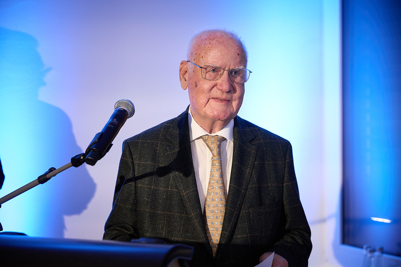 Dr. Dr. Manfred Fuchs am Rednerpult