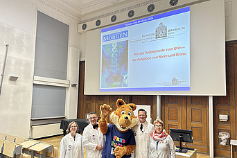 Team der KinderUni im Hörsaal